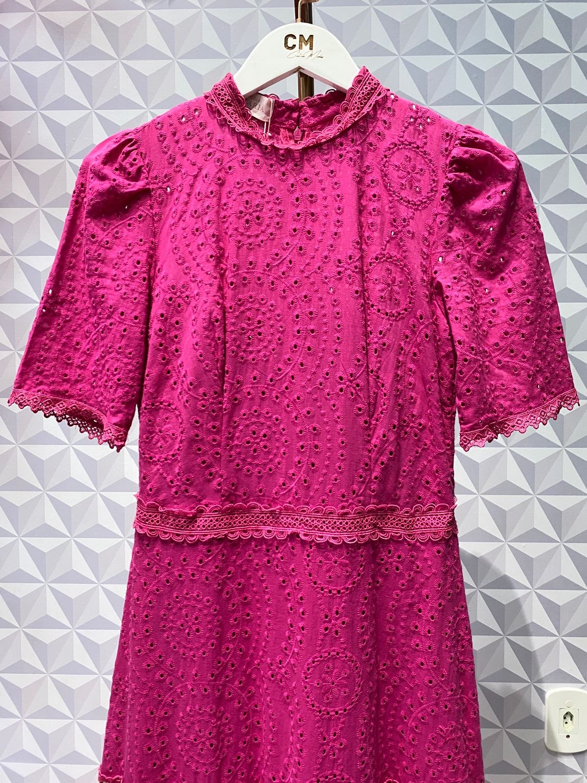 VESTIDO MIDI EM LAISE E GUIPIR - Imagem 4