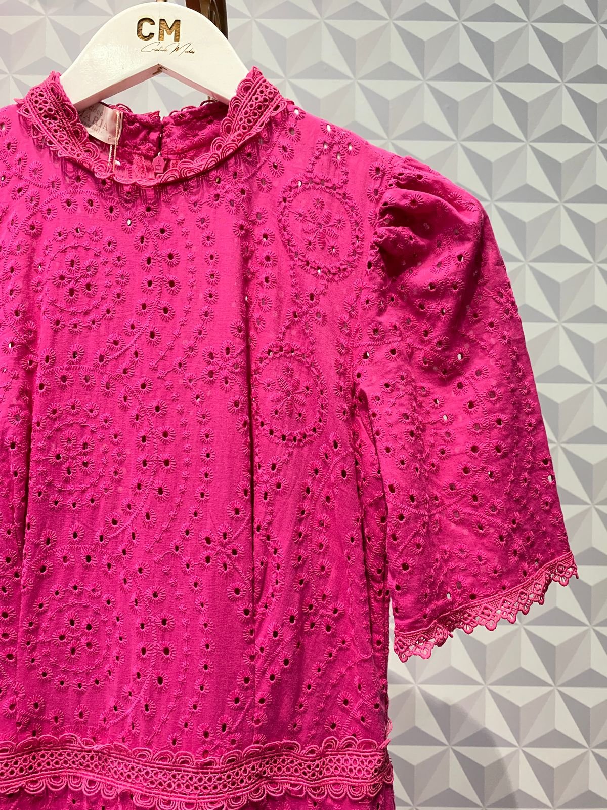 VESTIDO MIDI EM LAISE E GUIPIR - Imagem 3