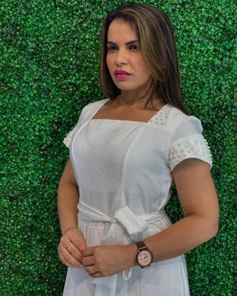 Vestido Midi Branco com Pérolas – Sol da Terra TAM G