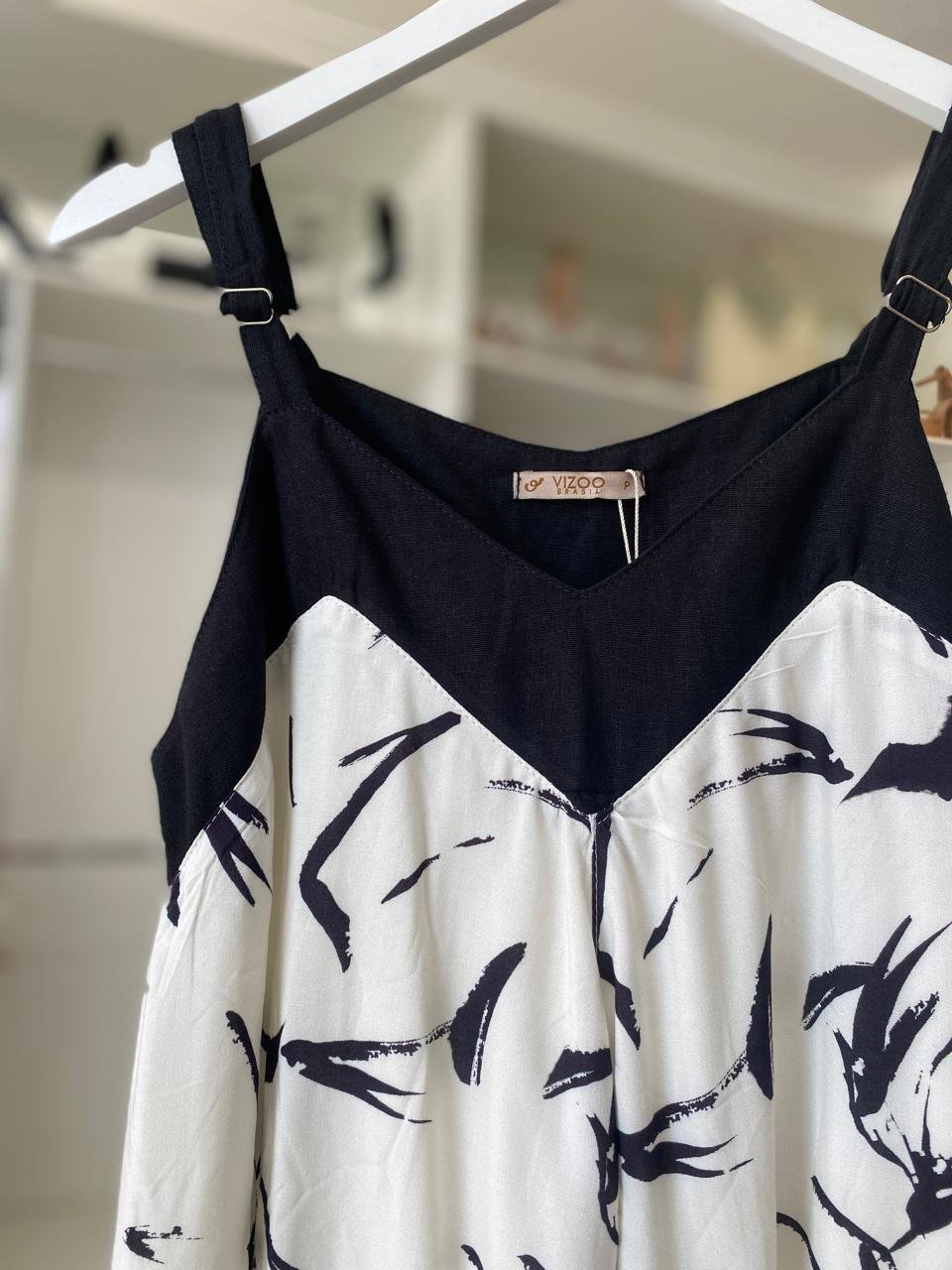Vestido Florido Preto e Branco – Vizoo TAM P