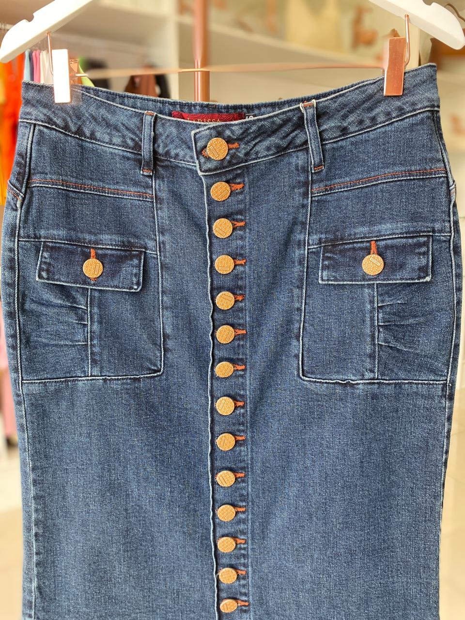 Saia Larissa – Jeans Escuro com Botões Frontais TAM 46
