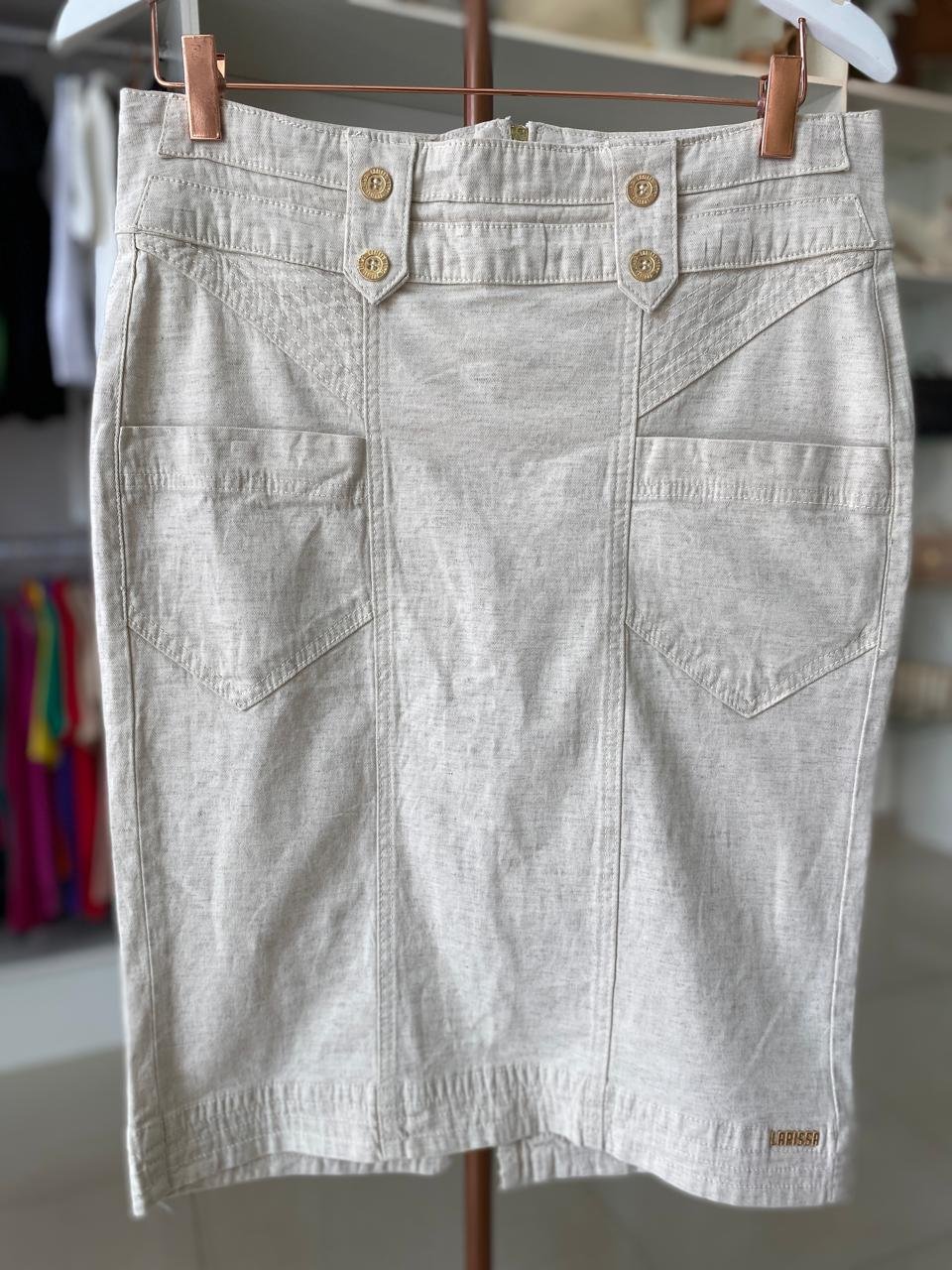 Saia Secretária Larissa – Off White TAM 44